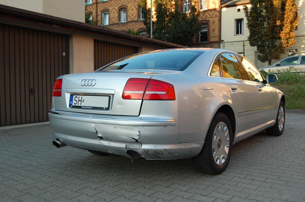 Audi A8D3 3,2 FSI 2007, modelowo 2008 polift, uszkodzony, niski przebieg