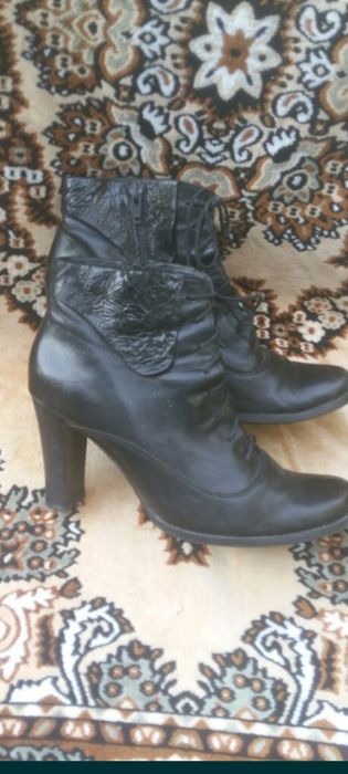 Ботинки женские  кожаные