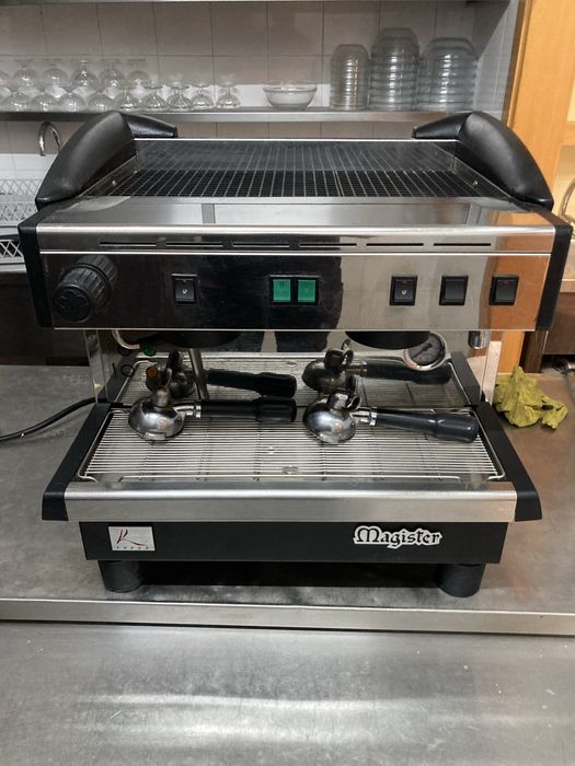 Maquina de cafe industrial como nova