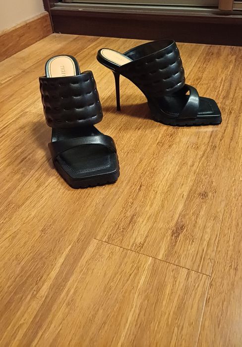 Nowe, klapki na szpilce Kazar Studio 37