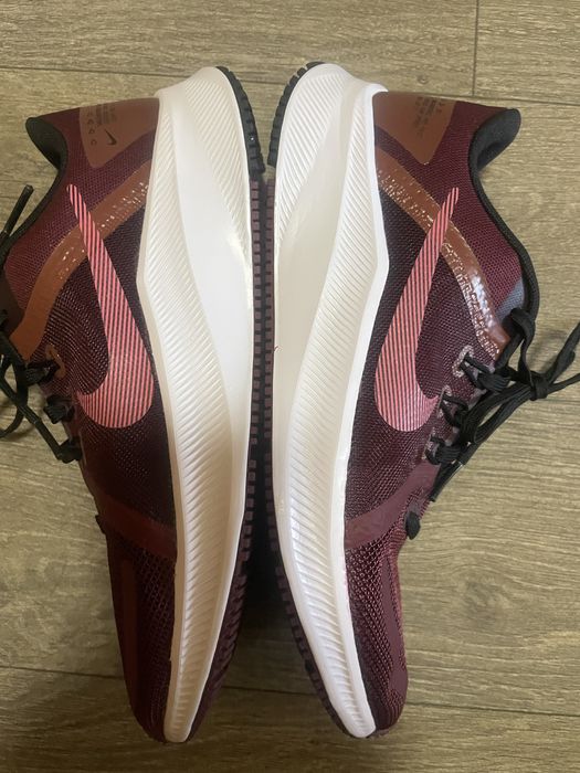 Кросівки жіночі Nike