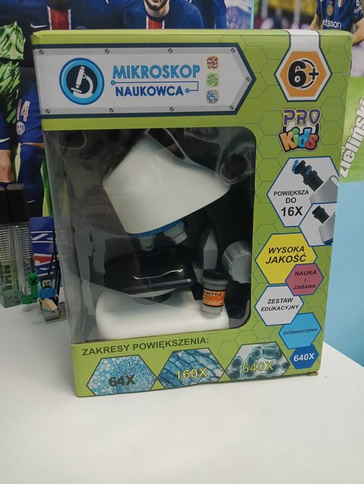 Zabawka mikroskop naukowca