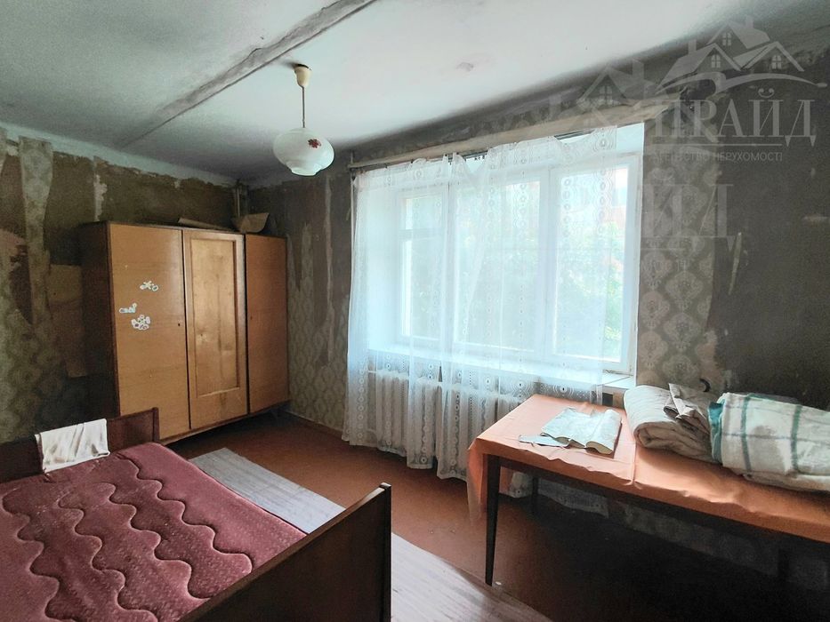 Продається 2-кімнатна квартира на пр. Перемоги