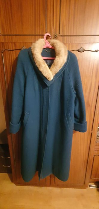 Зимове жіноче пальто з тканини альпака 100% вовна