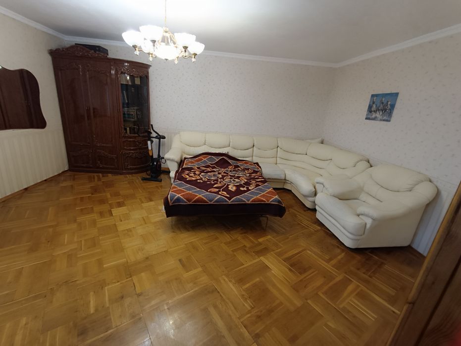 Продам 3-х кімнатну квартиру