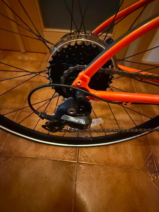 Bicicleta Cannondale laranja nova nunca usado