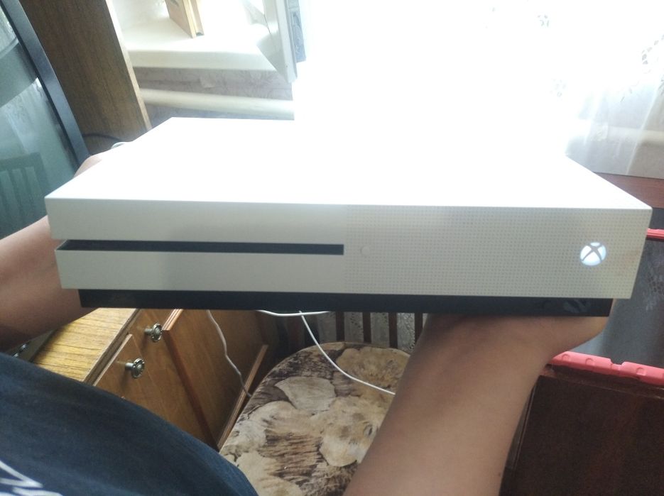 Xbox one s с двумя джостиками