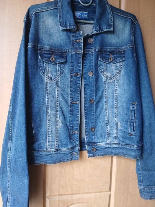 Продам джинсову  курточку