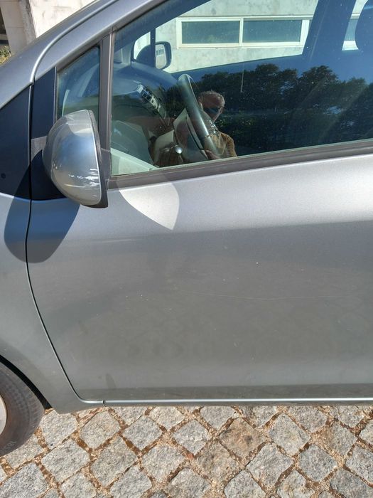 Toyota Yaris de 2009 em bom estado um dono 100.000km revisões anuais com fatura