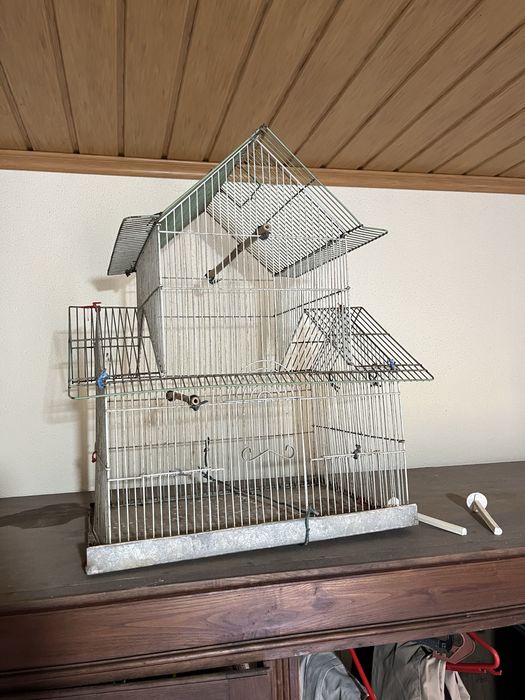 Gaiola de passaros grande