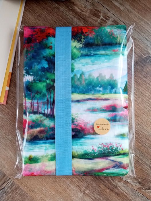 Otulacz na książki. Etui. Okładka.