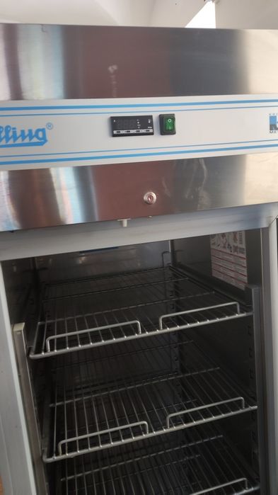 Szafa mroźnicza | zamrażarka RILLING ze szklanymi drzwiami przemysłowa