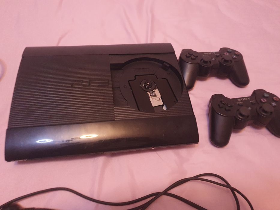 Troco meu ps3 super slim em ótimo estado por um ps4 com controles e cabos