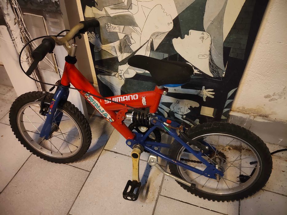Bicicleta, usada, em bom estado, crianças dos 4-7 anos