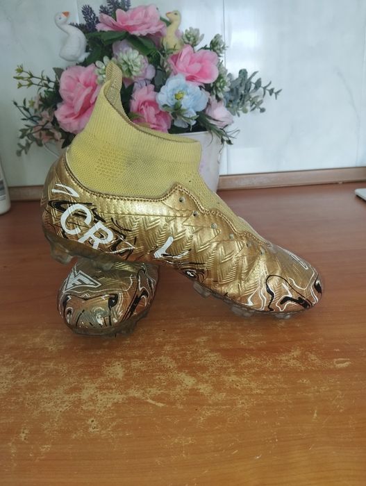 Okazja Chłopięce Buty korki do nożnej.