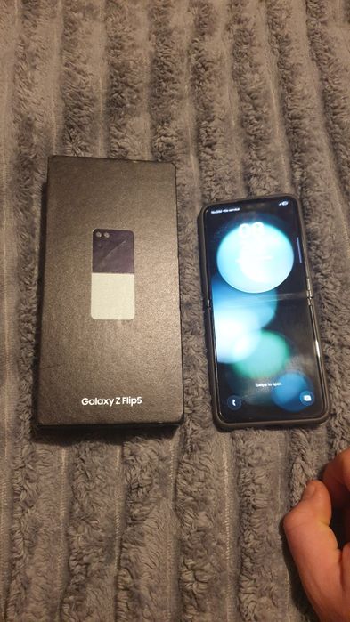 Z flip 5 mint 256gb