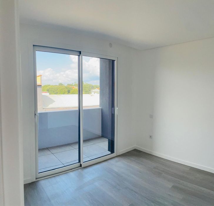 Arrendo apartamento T3 Novo-sem uso, Lourosa