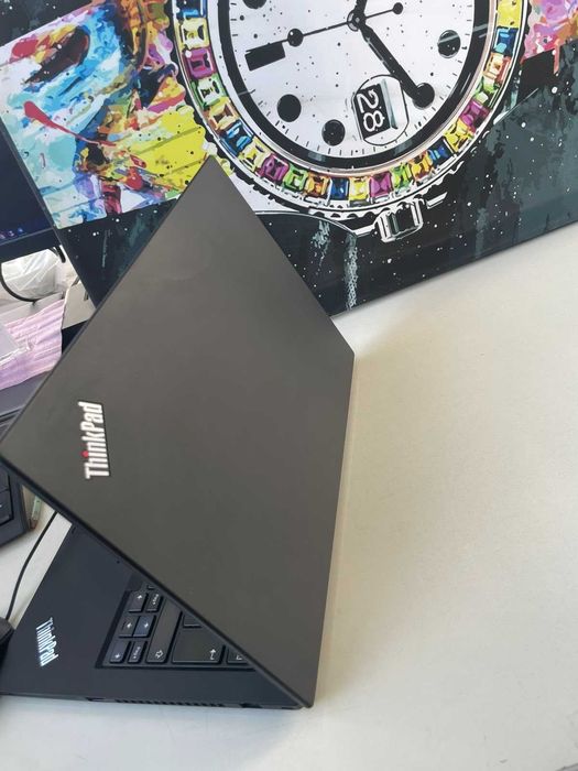 Lenovo ThinkPad T14 i7 – ідеально для роботи та навчання є кількість