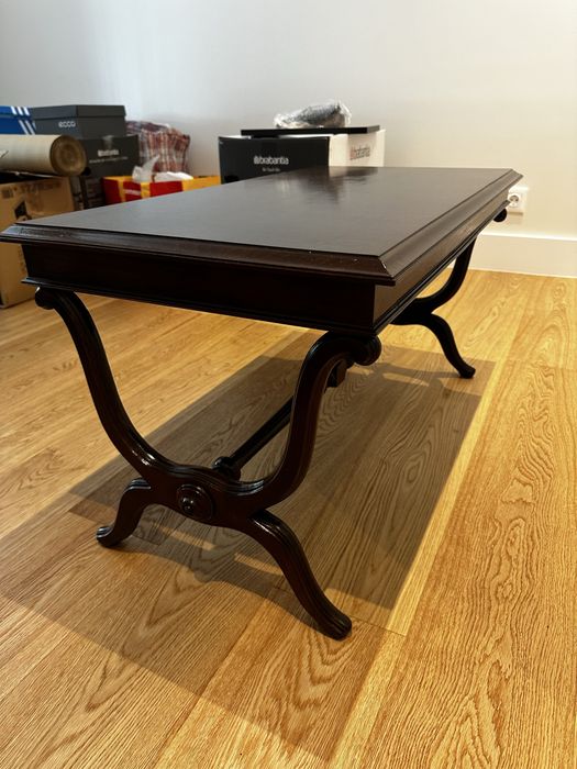 Mesa de centro de nogueira restaurada