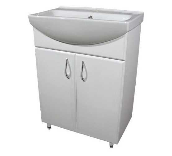 Комплект мебели в ванну: тумба с умывальником  и зеркальный шкаф.