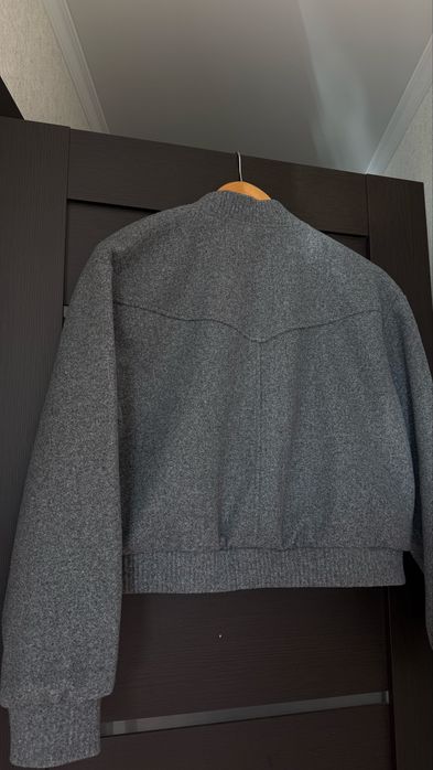 Бомбер в стилі zara