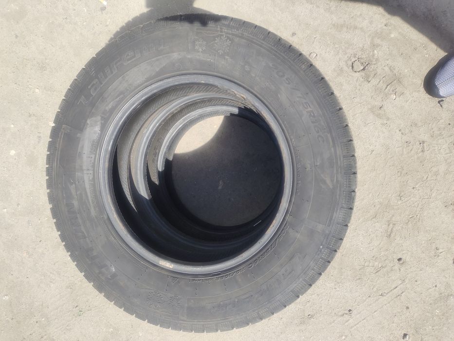 Продам гарні шини  205/75/16C