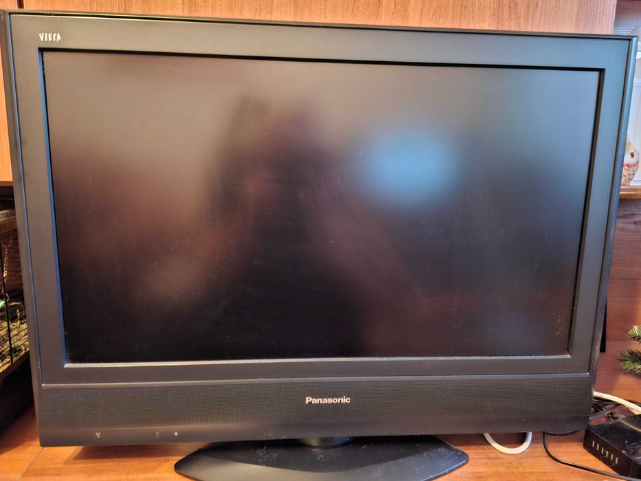 Telewizor Panasonic TX-32LE7PA8 + dekoder