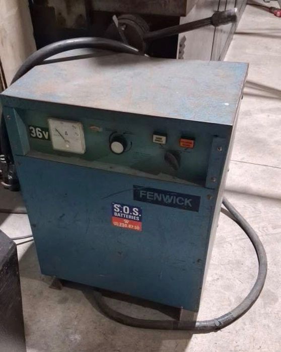 Vendo empilhador