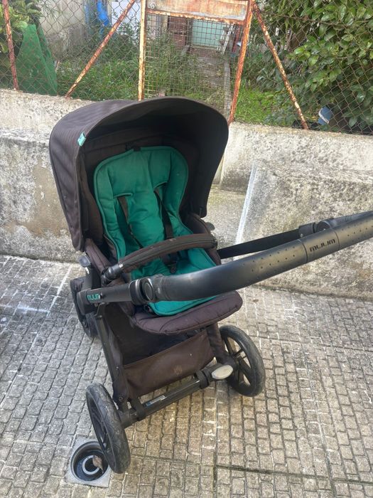 Carrinho de bébé mais ovo