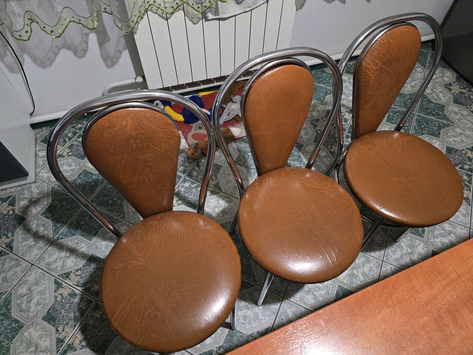 Stół kuchenny + 6 krzeseł