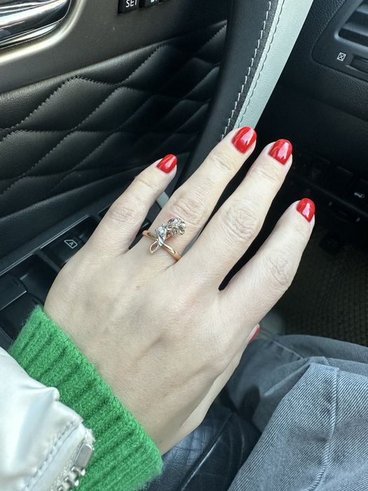 Золотое кольцо с бриллиантами