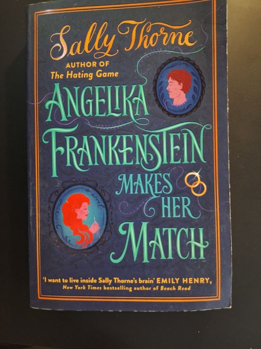 Livro "Angelika Frankenstein Makes Her Match"