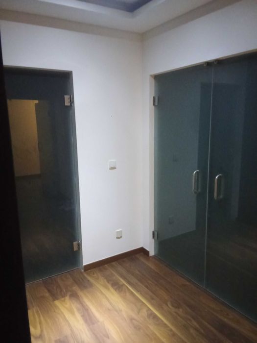 aluga-se quarto em apartamento T2