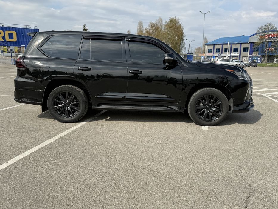 Lexus lx 450 2019 рік