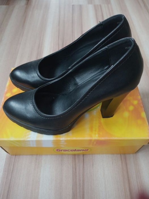 Buty czarne na wysokim obcasie,czółenka