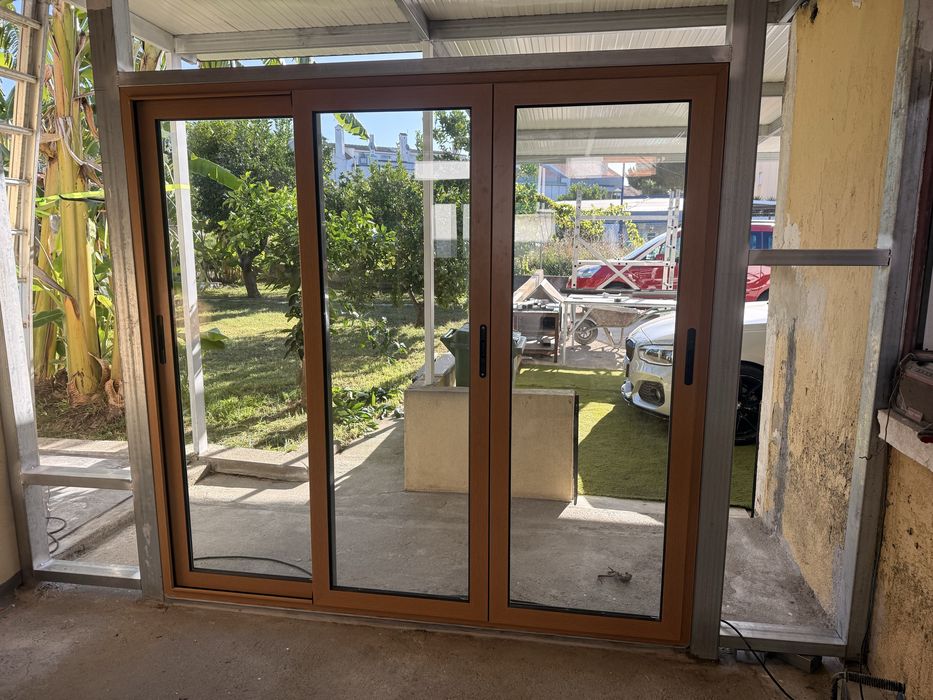 Vendo Porta janela