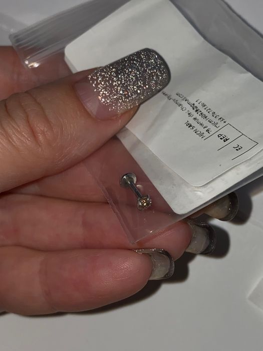 Сережки для пірсингу вуха хрящ козелок трагус  титан