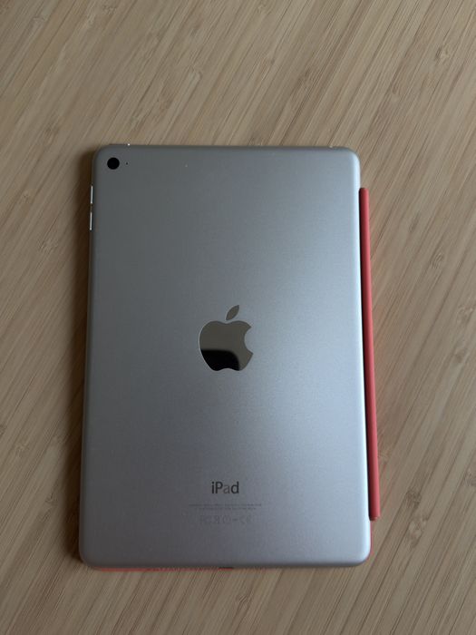 Apple iPad Mini 4th Gen (A1538) 7.9" 128GB - Prateado - WiFi