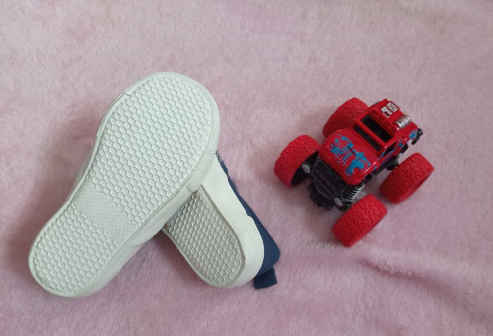 Дитячі мокасинчики