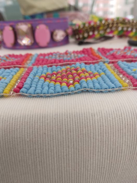 Bijouteria - Colares, pulseira e brincos em missangas