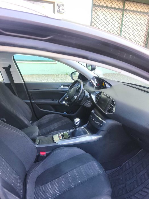 Peugeot 308 SW 1.2 PureTech - Teto panorâmico
