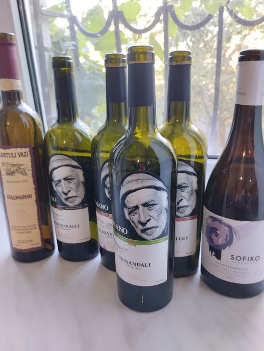 Бутилки із под вина