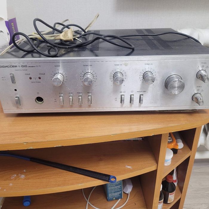 Акустична система  Клівер 100 АС 021 та посилювач звуку  Одисей У-010