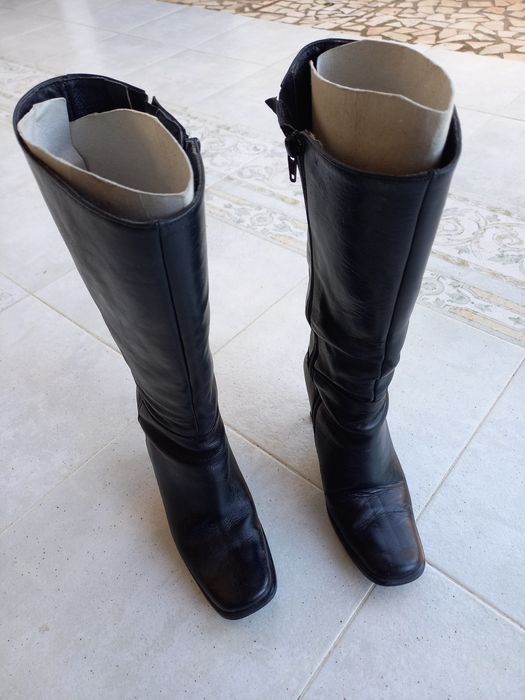 Botas de senhora em pele