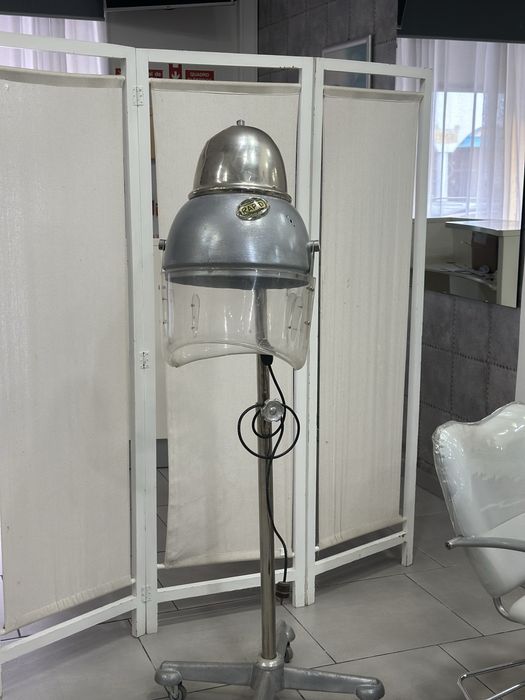 Secador de pé com mais de 70anos.     Para Decoração