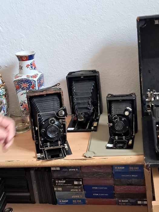 Vintage Cameras505672637665126401