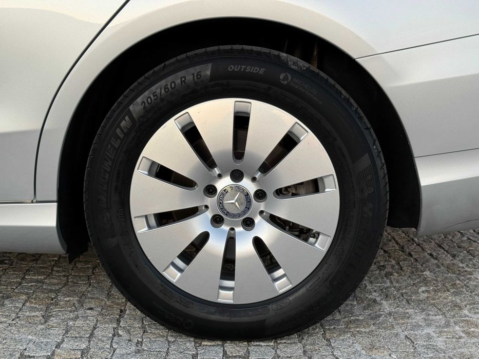 Mercedes-Benz C 180 BlueTEC Station 1.6 — Excelente estado