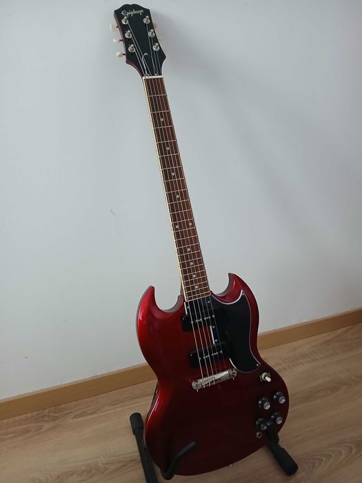 4 guitarras eléctricas para venda