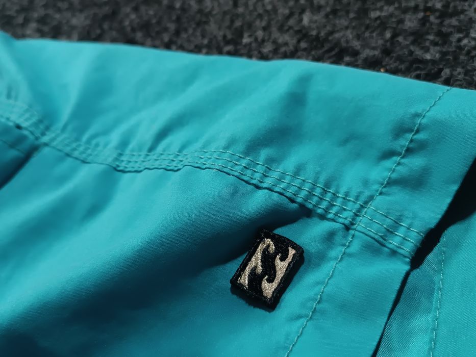 Продам шорти Billabong