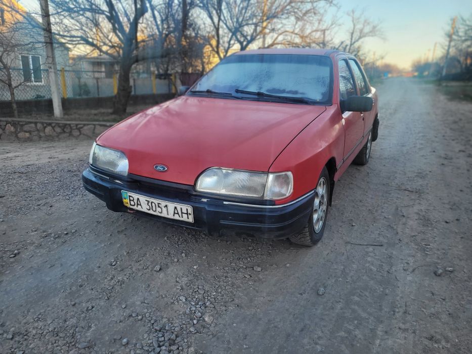 Ford Sierra  газ бензин 1.8 . Чудовий стан